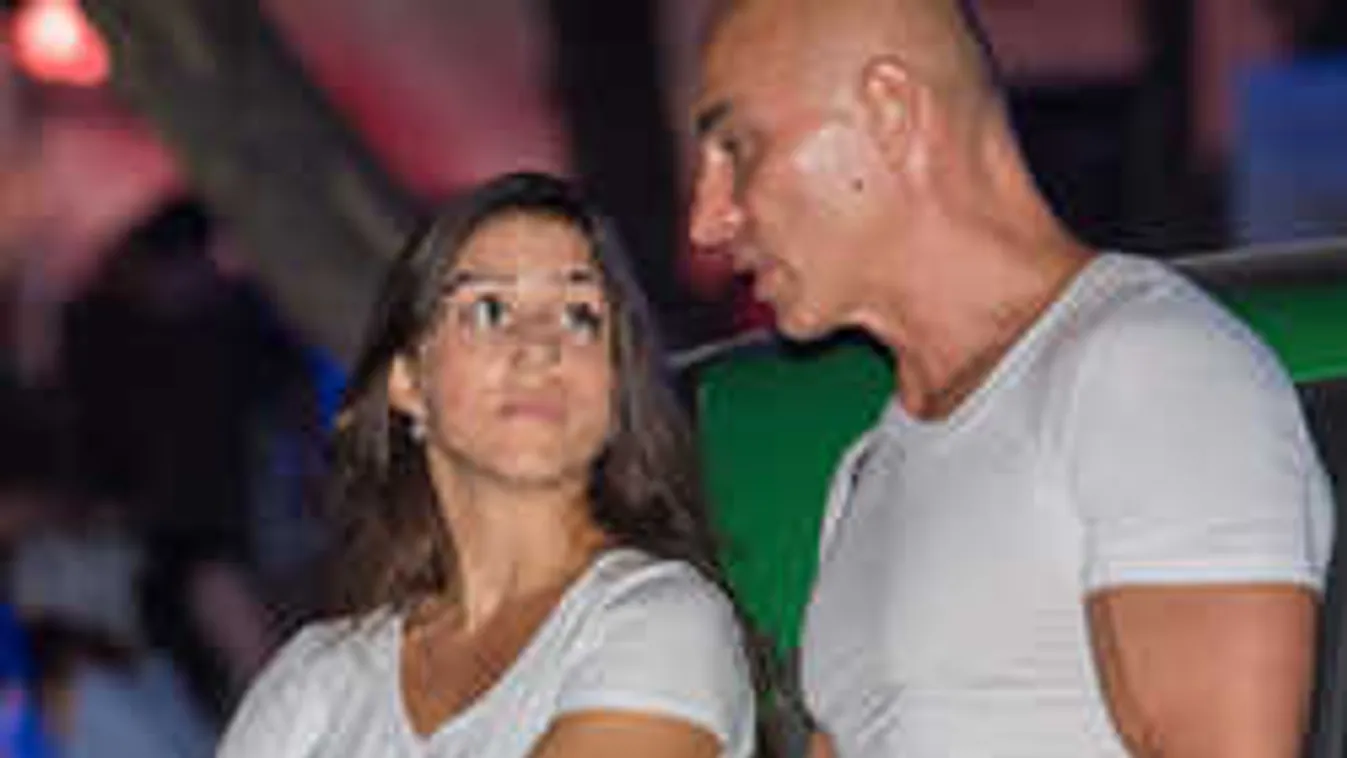 Leleplező fotók: titokzatos nő csavarta el a magyar sztár fejét!