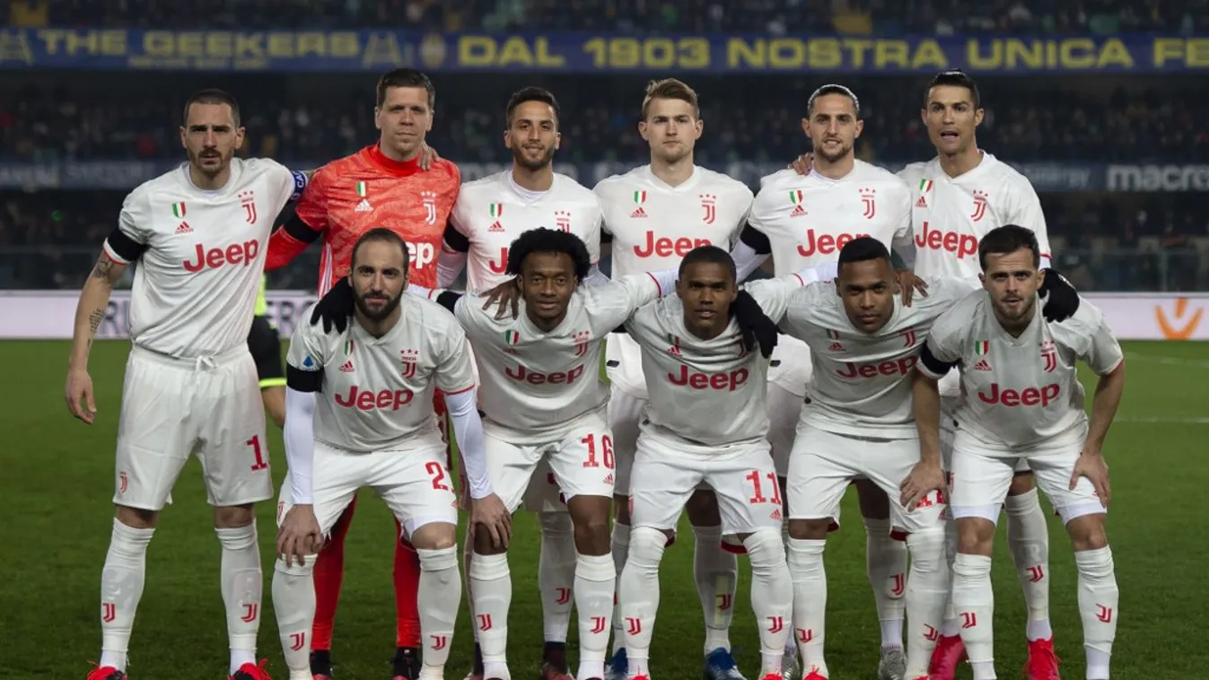 Koronavírus: elképesztő felajánlást tettek Cristiano Ronaldóék