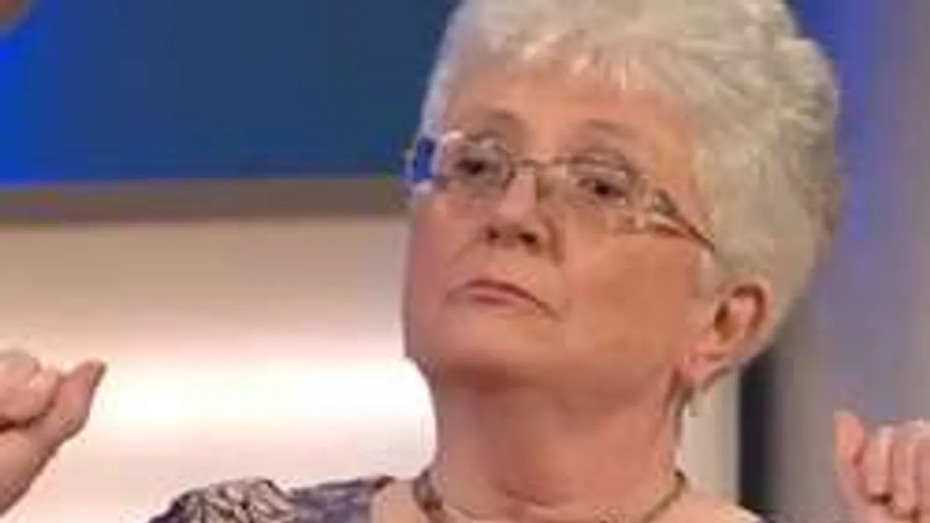 Száz pasival szexelt, mióta nyugdíjba ment +18!