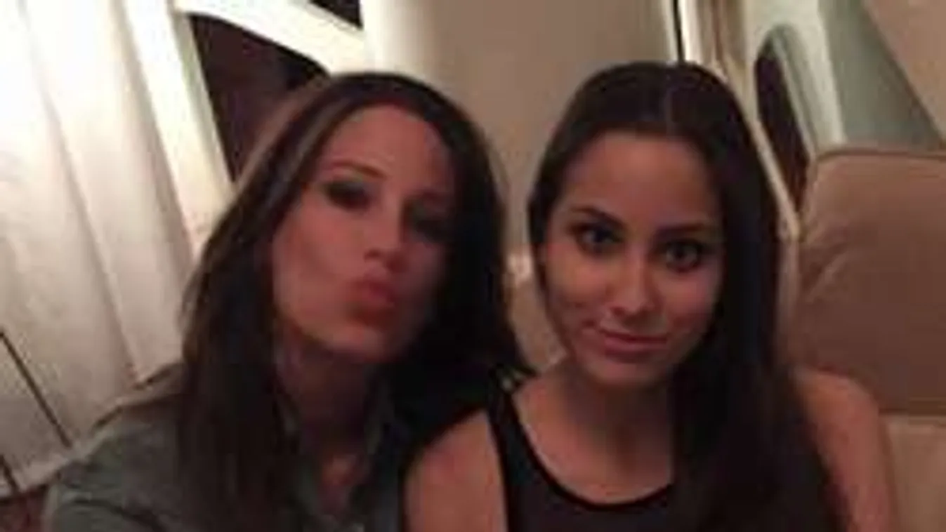 Vajna Timi a nászútra is magával vitte a húgát!