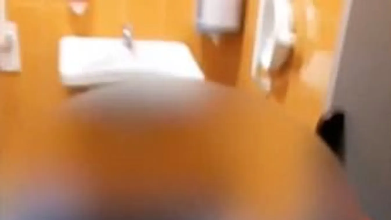 Sokkoló felvétel: Vécében fekvő halott koronavírusos betegre sincs idejük az ápolóknak Olaszországban