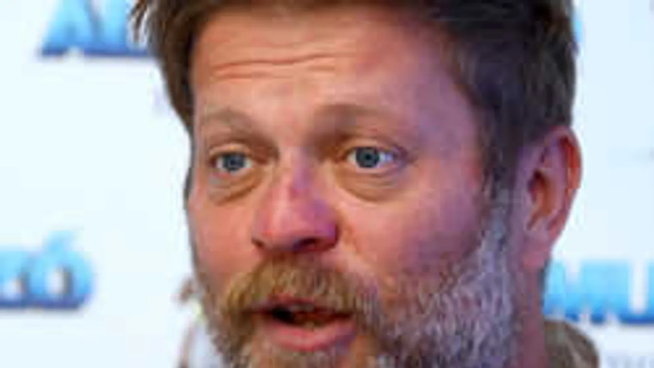 Ezt még szoknunk kell, teljesen megváltozott Szabó Győző arca