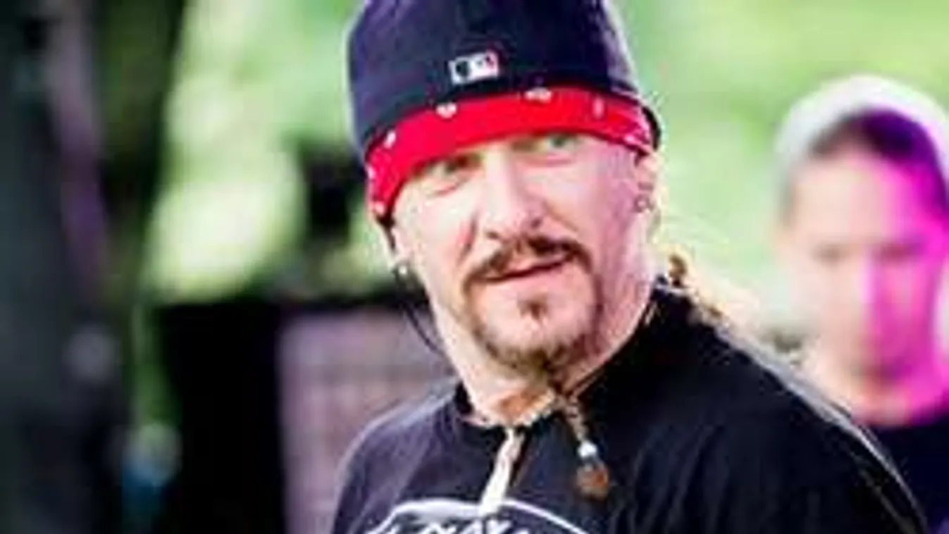 Kínos ajándékot kapott barátaitól Ganxsta Zolee