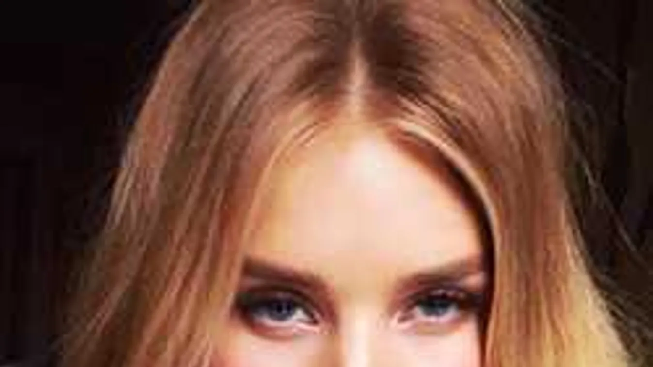 Visszatért a régi frizuradivat, órákat töltenek tükör előtt a nők