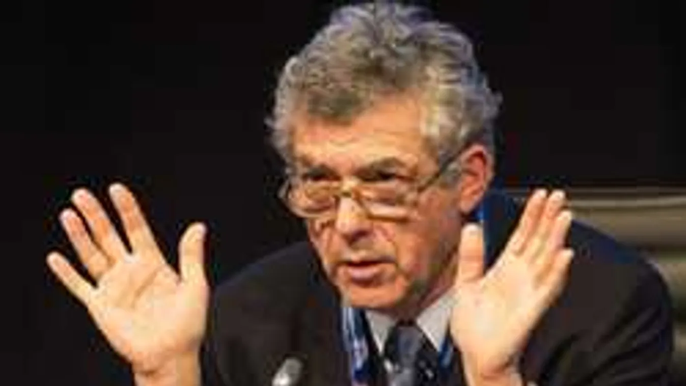 Most robbant a hír, őrizetben a nagy hatalmú futballvezér