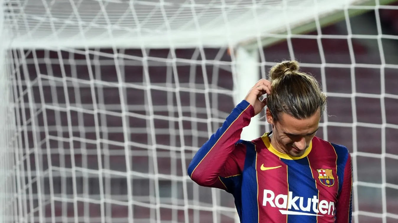 Körbevették az autóját, rátámadtak a Barcelona sztárjára