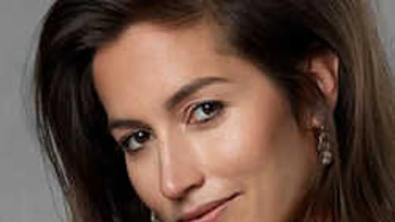 Meztelenül szoptatta 3 éves lányát az ismert magyar anya