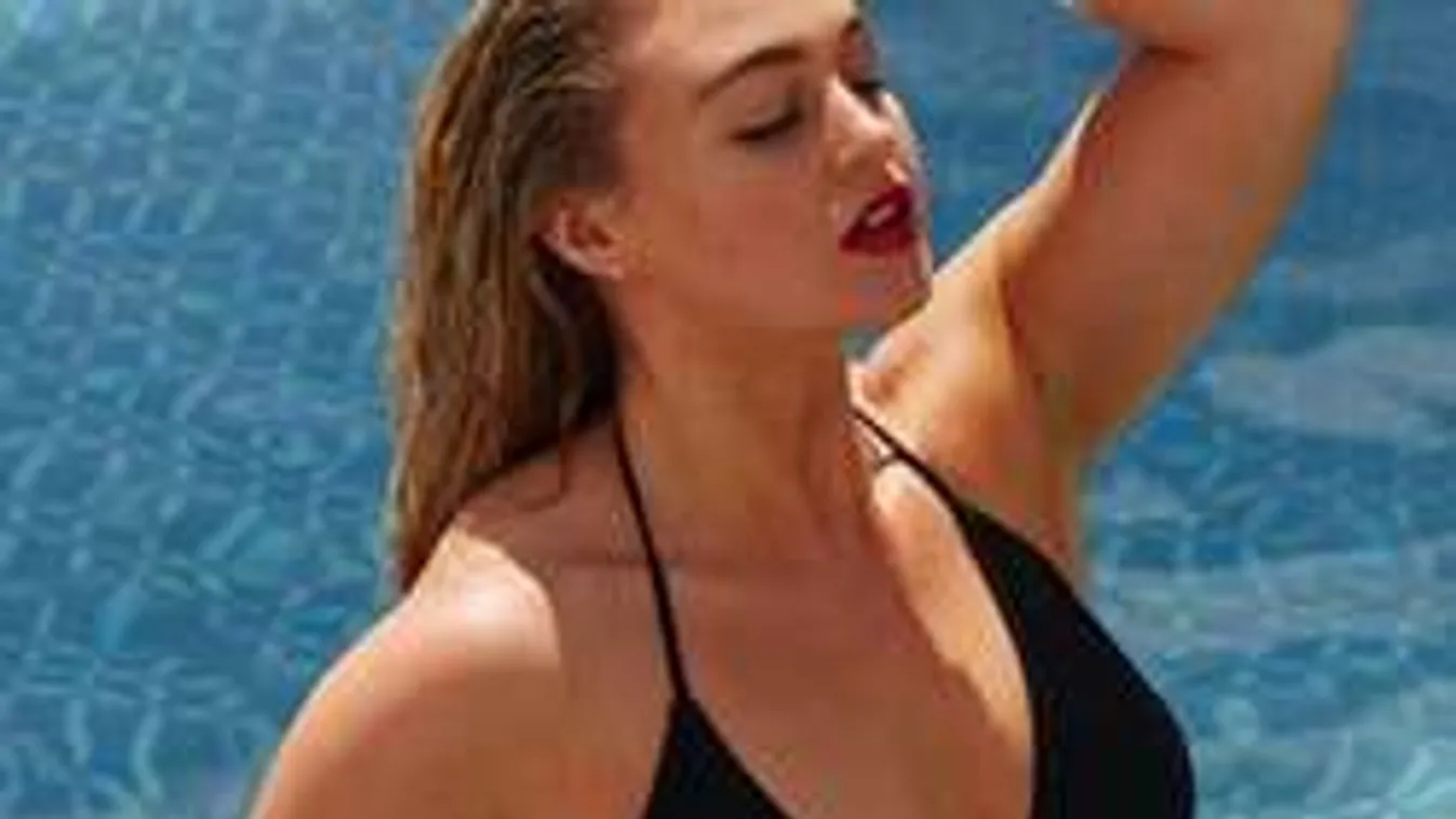 Kitört az őrület a ducimodell bikinis képeitől