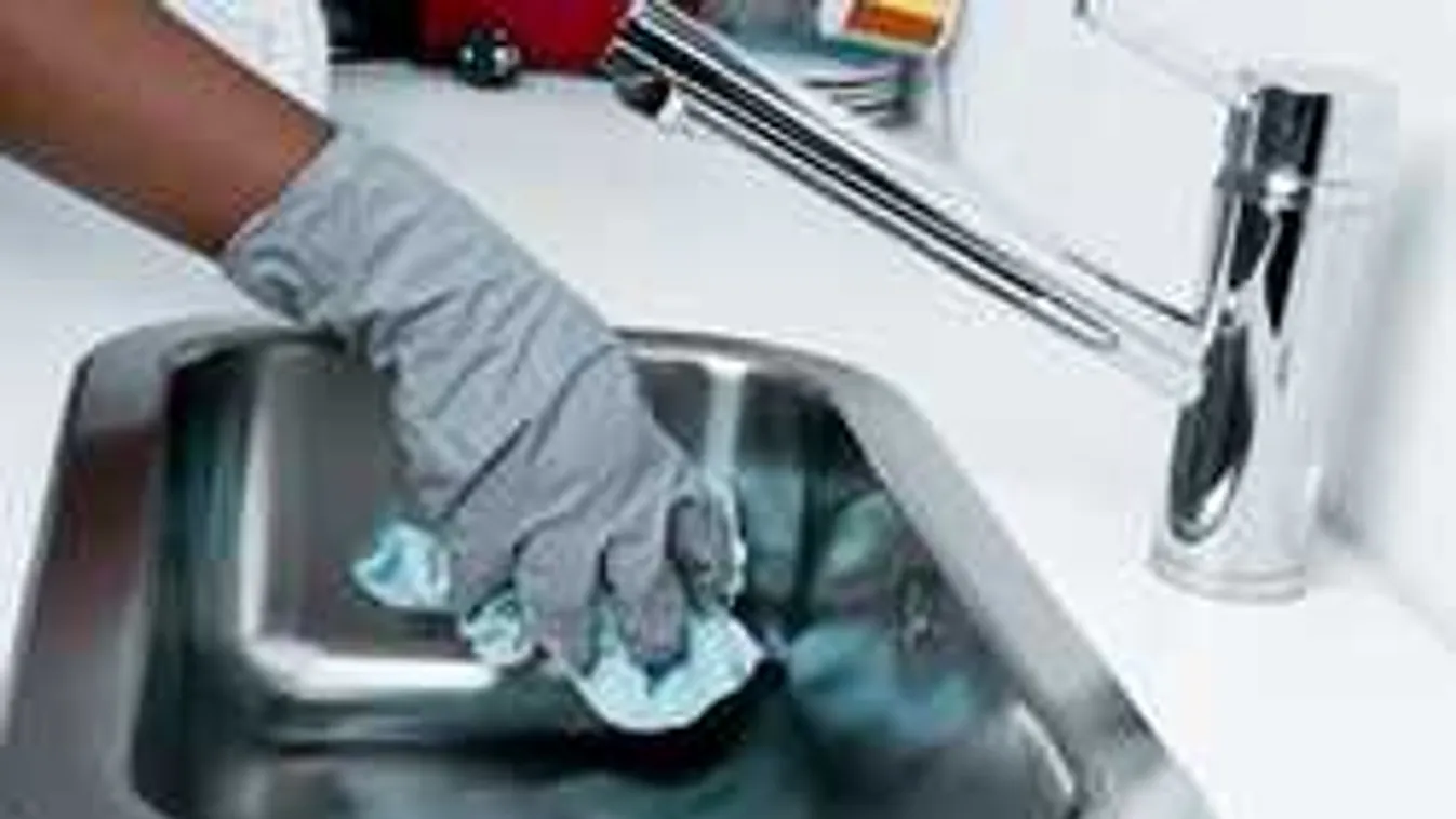 Döbbenetes, mit művel a nőkkel a takarítás