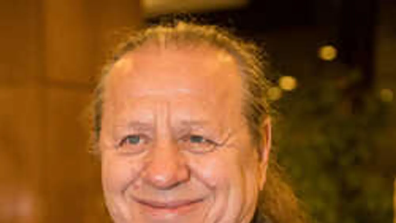 Megszólalt a család, ezt üzenik Zámbó Jimmy beteg rajongójának!