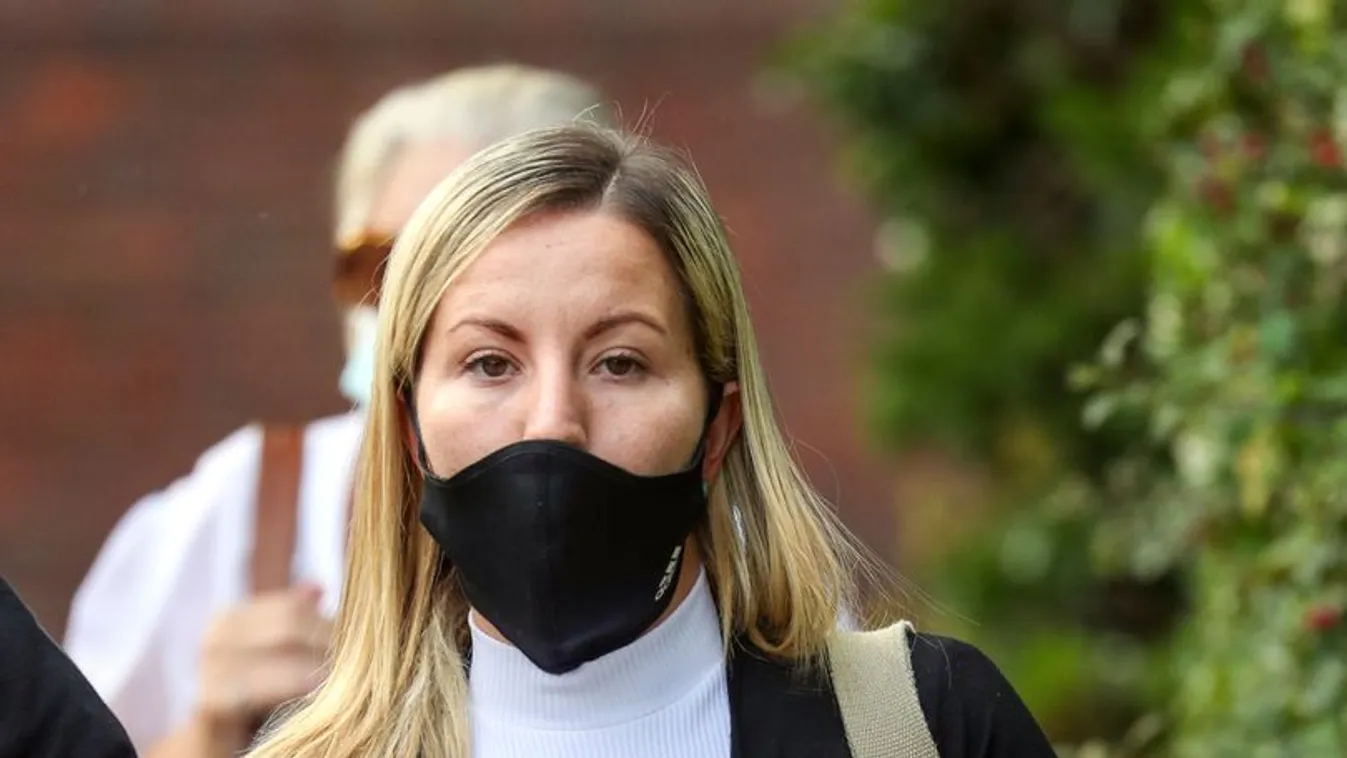 Elcsábította, majd kutyapózban szexelt a diákjával ez az angyalarcú tanárnő