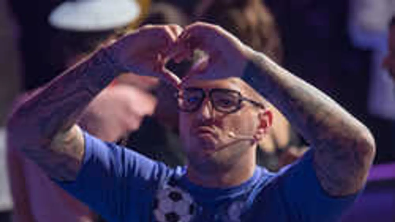 Mocskos részletek: Curtis így szexelt Koholák Alexával