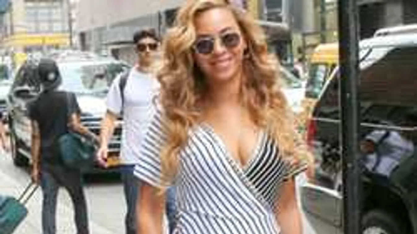 Már a szezon előtt megőrülnek a nők az idei  nyár legdivatosabb ruhájáért