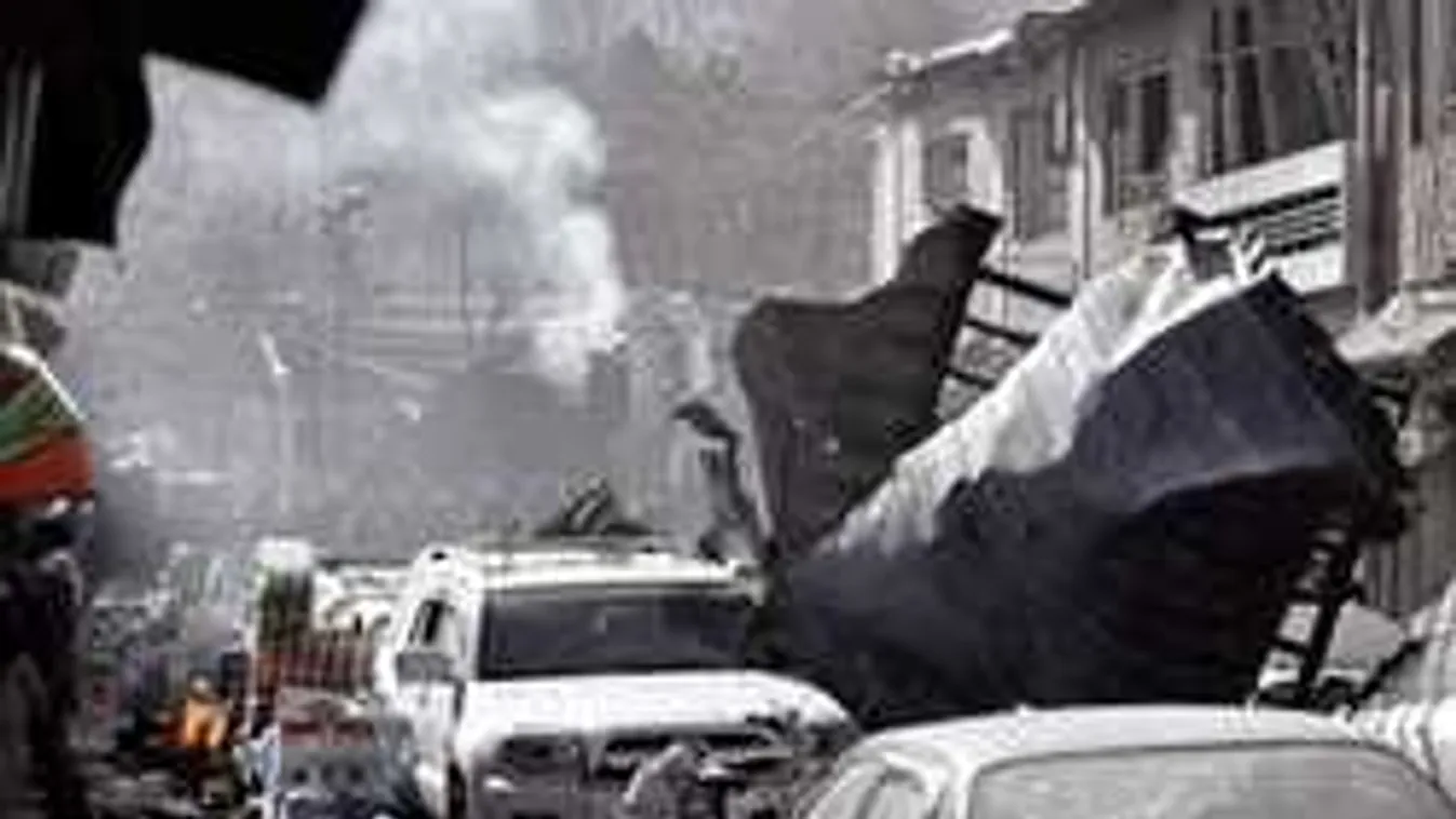 Mentőautóba rejtett pokolgép robbant, legalább tizenheten meghaltak!