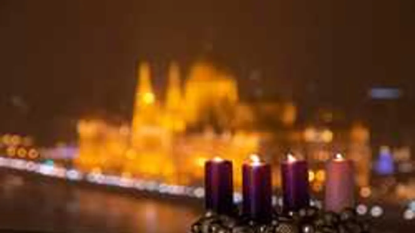 Orbán Viktor már a Várban gyújtotta meg a negyedik gyertyát