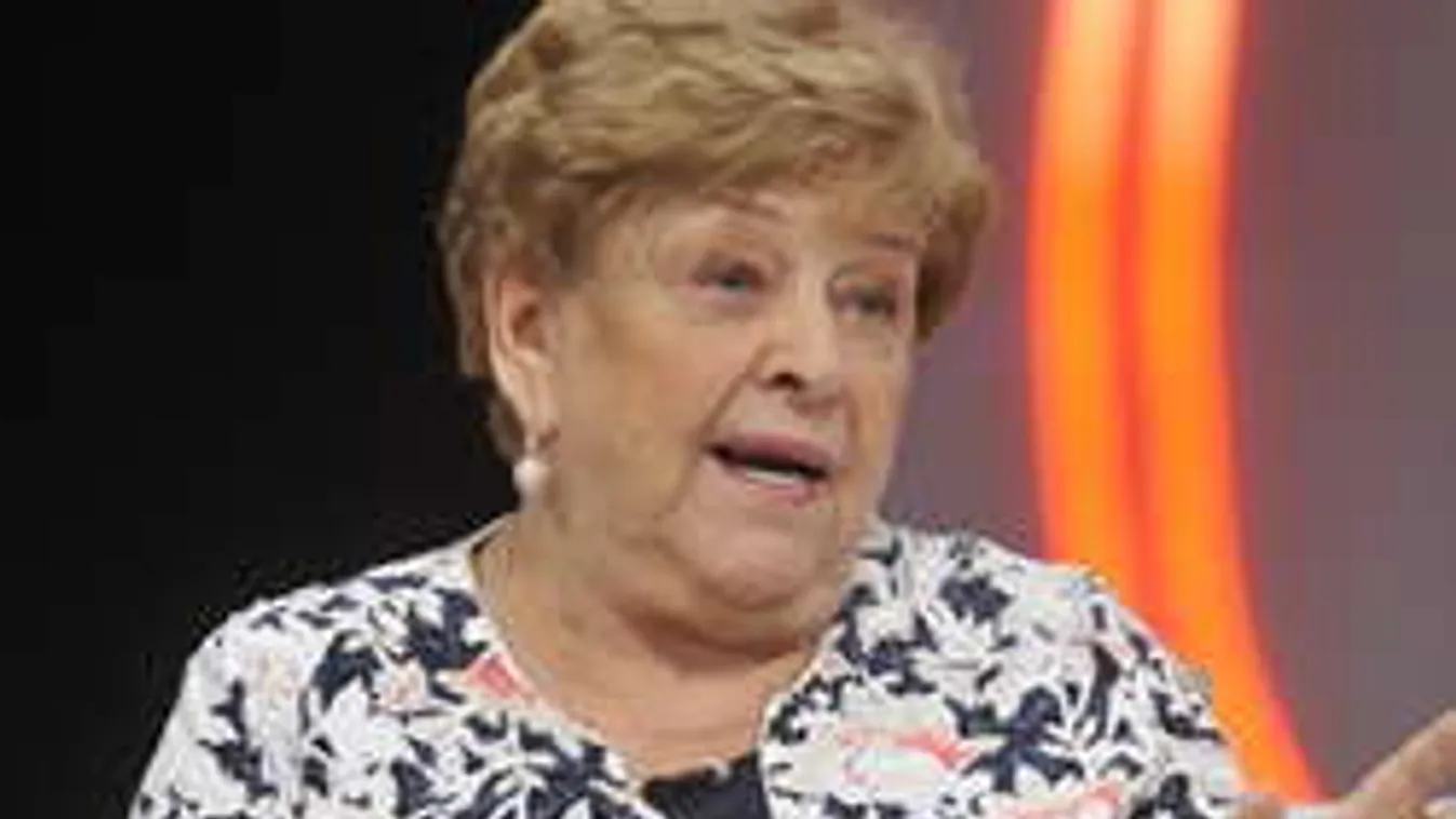 Pásztor Erzsi a megváltó halálért imádkozott...