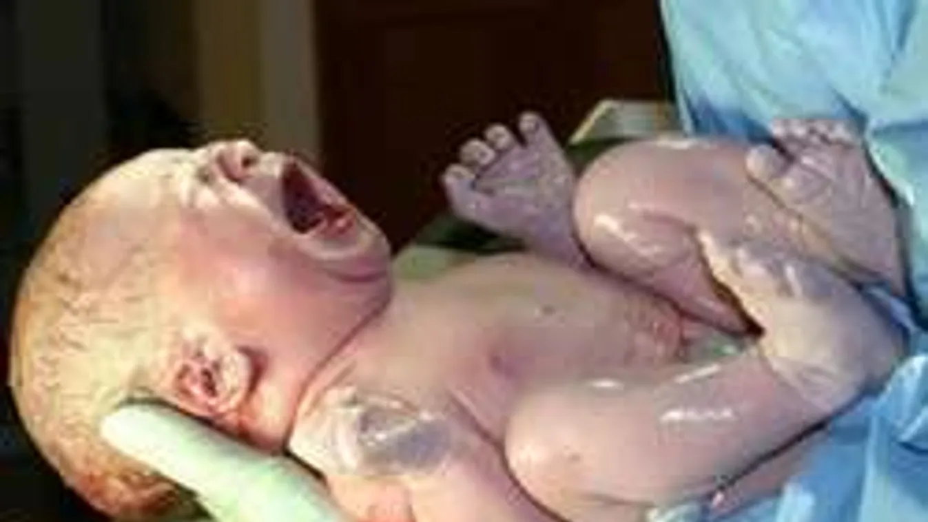 Mentőben jött világra Andrea