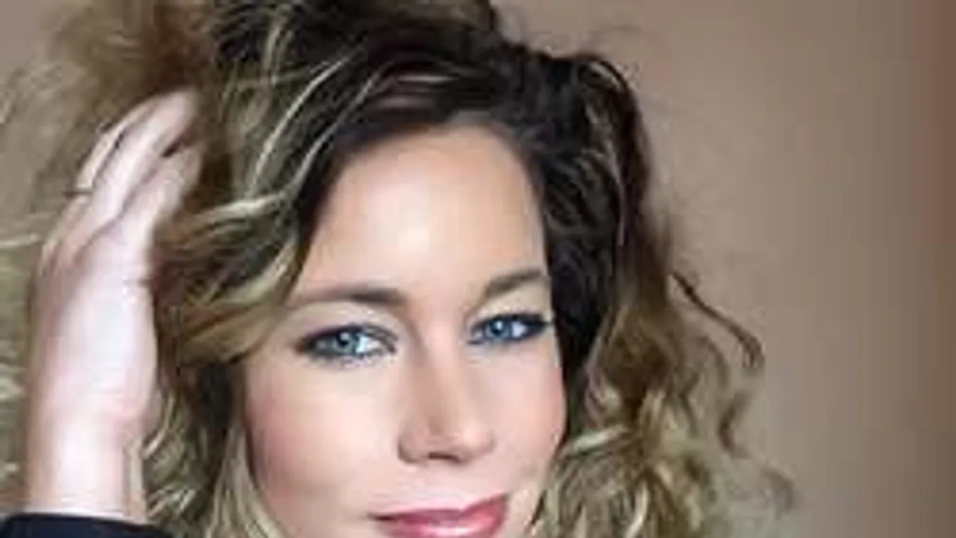 Komoly kapcsolatban élő sztárra vetett szemet Baukó Éva!