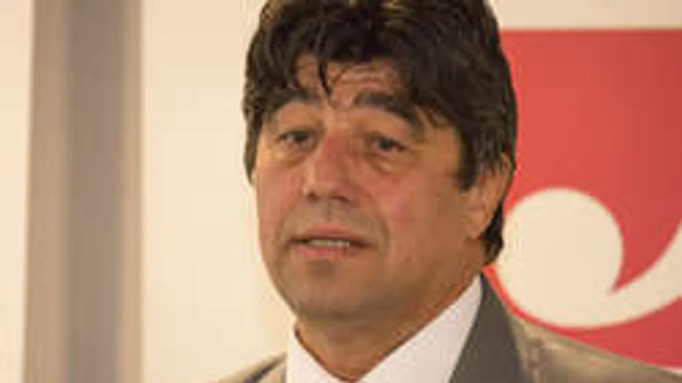 Botrány a bíróságon: Nemcsák Károly durván sértegette az újságírókat