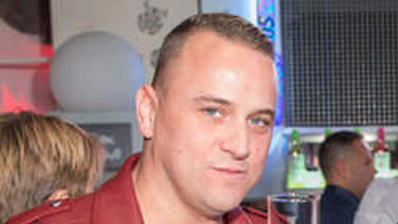 Ezért ad neked százezret a magyar retrosztár!