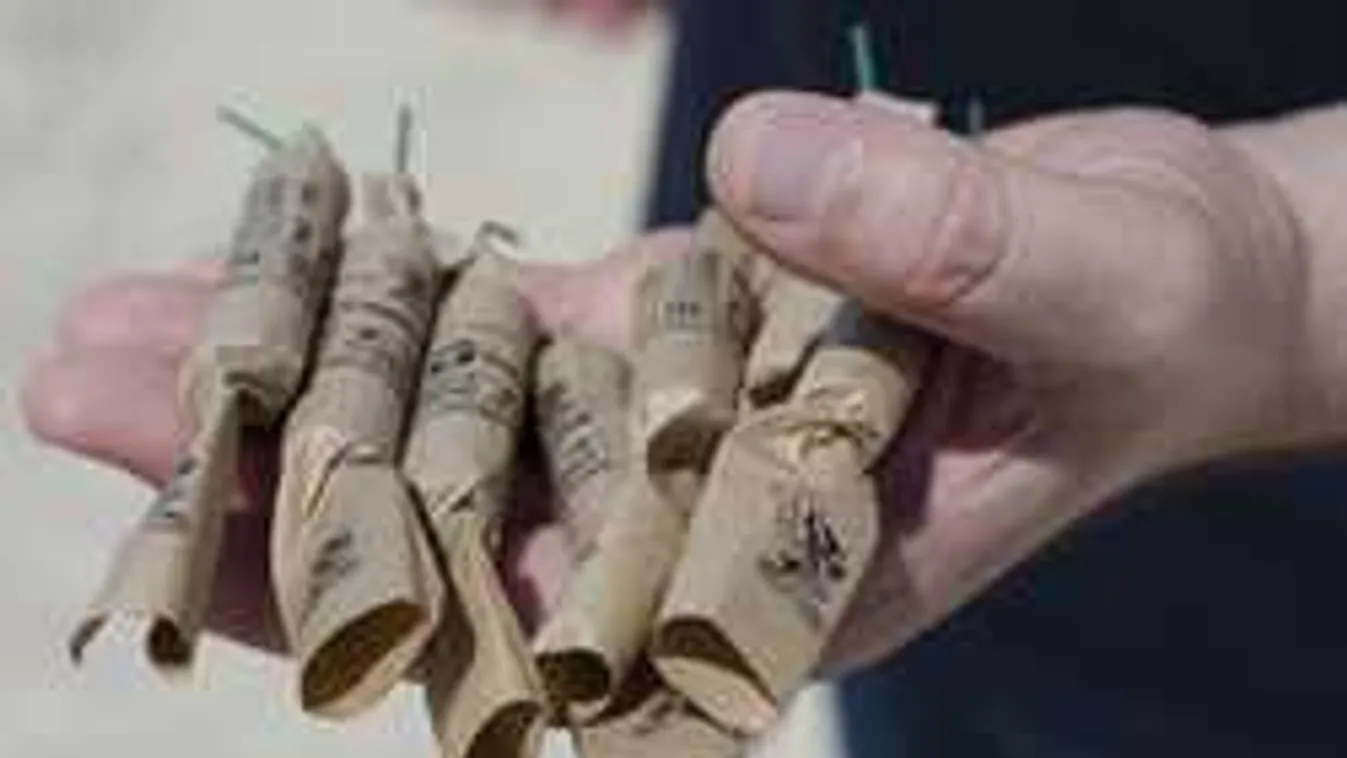 Durva baleset: Felrobbant a petárda a fiatal magyar lány kezében