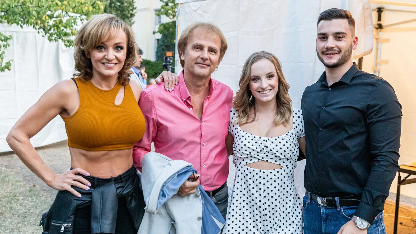 „Egy egész életre választottuk egymást” – megható fotót tett közzé Szandi