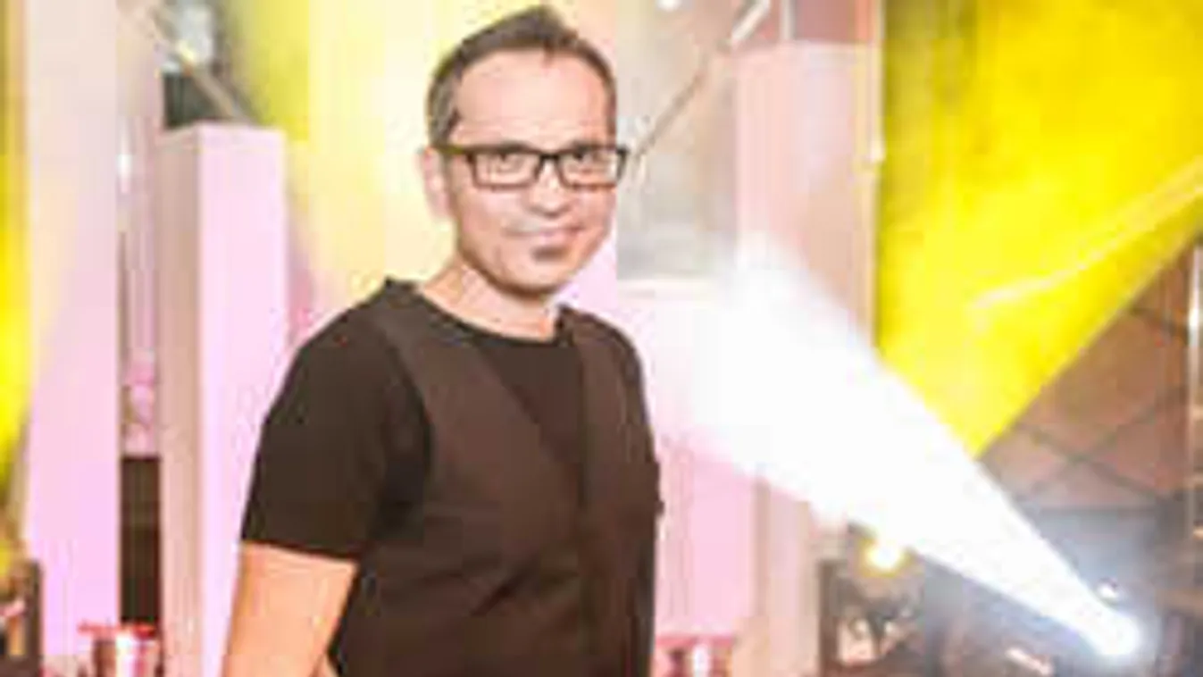 Egerben él új szerelmével az elvált magyar énekes