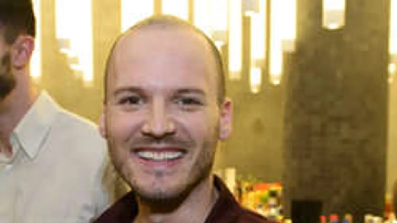 Összetört szívvel áll színpadra A Dal énekese