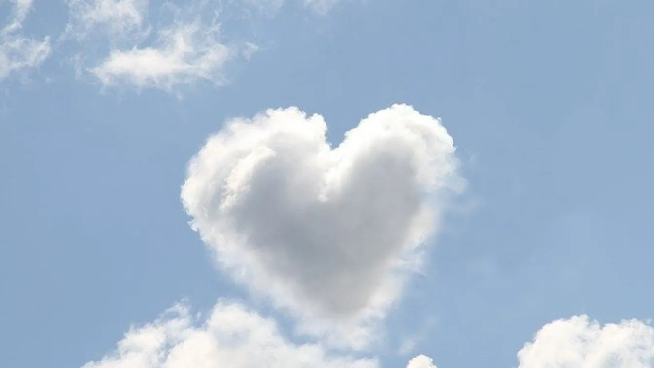 Ettől kiráz a hideg: így üzent az égből a halva született magyar kisfiú a családjának