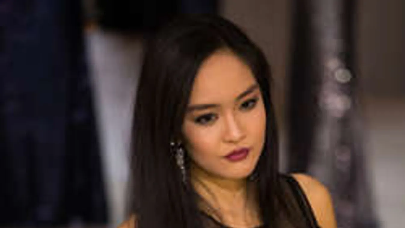 Hien bevallotta, Amerikában pasizik