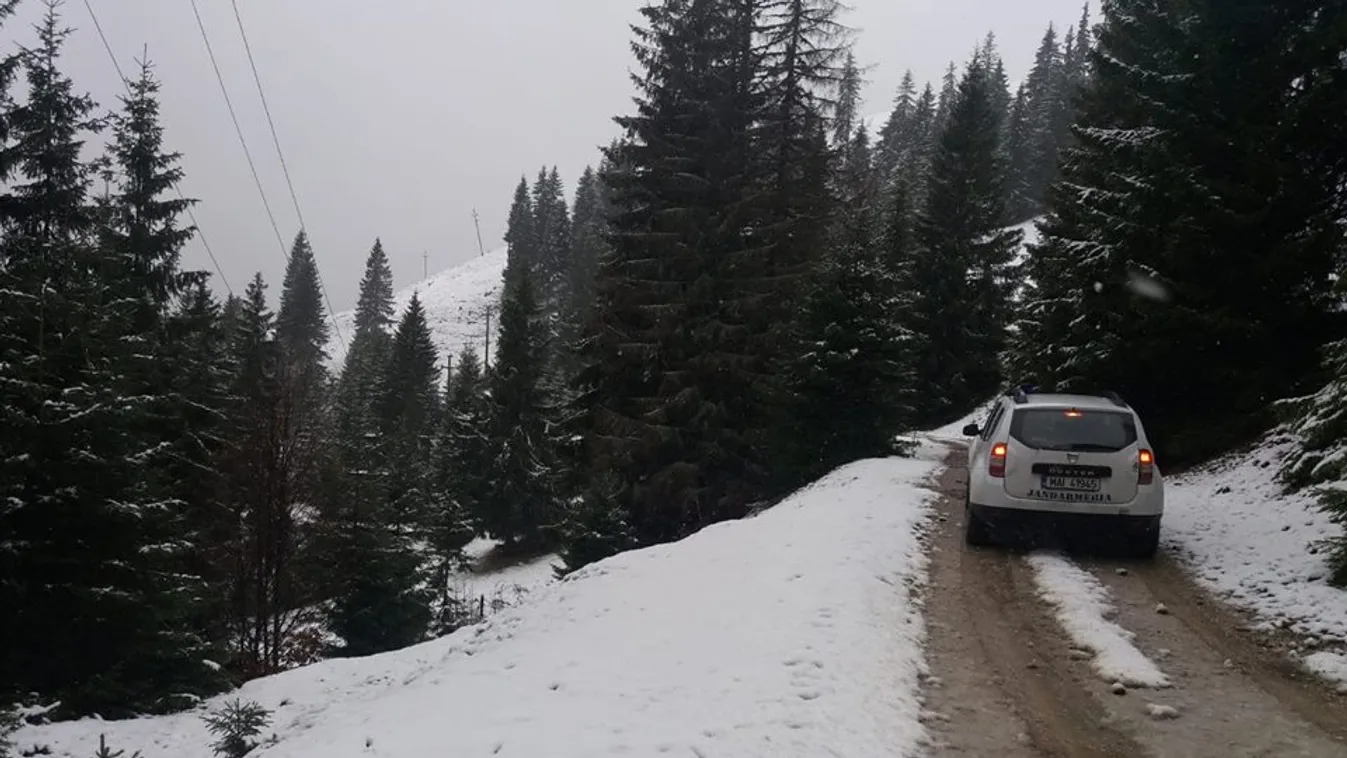 Bámulatos fotó: hatalmas pelyhekben havazott a szomszédban