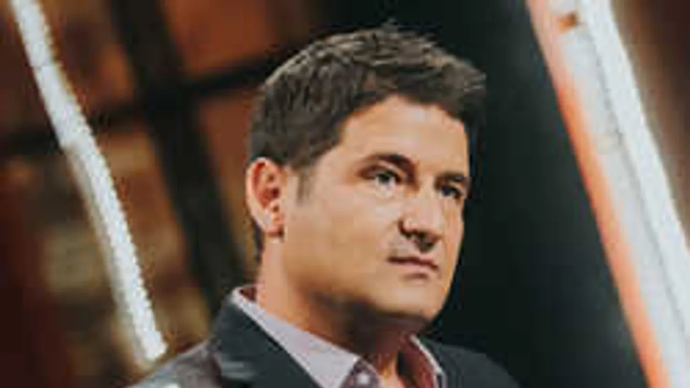 Mi van itt? A legszebb magyar lánnyal bújt össze Hajdú Péter