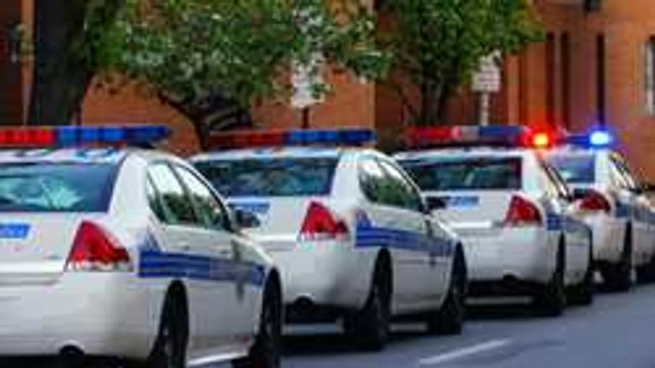 Felfüggesztett börtön a rendőrökre támadó tüntetőnek