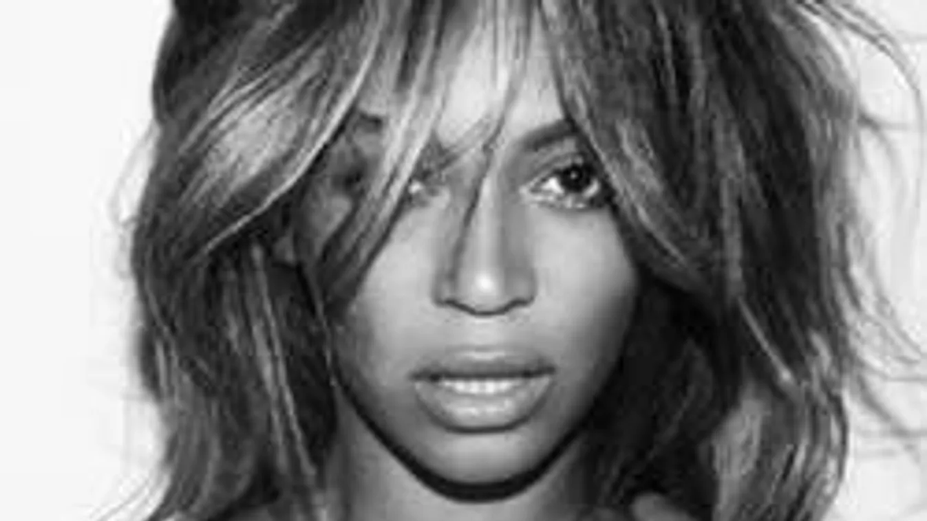 Merész képeken mutatta meg tetoválásait a világ legnagyobb sztárja