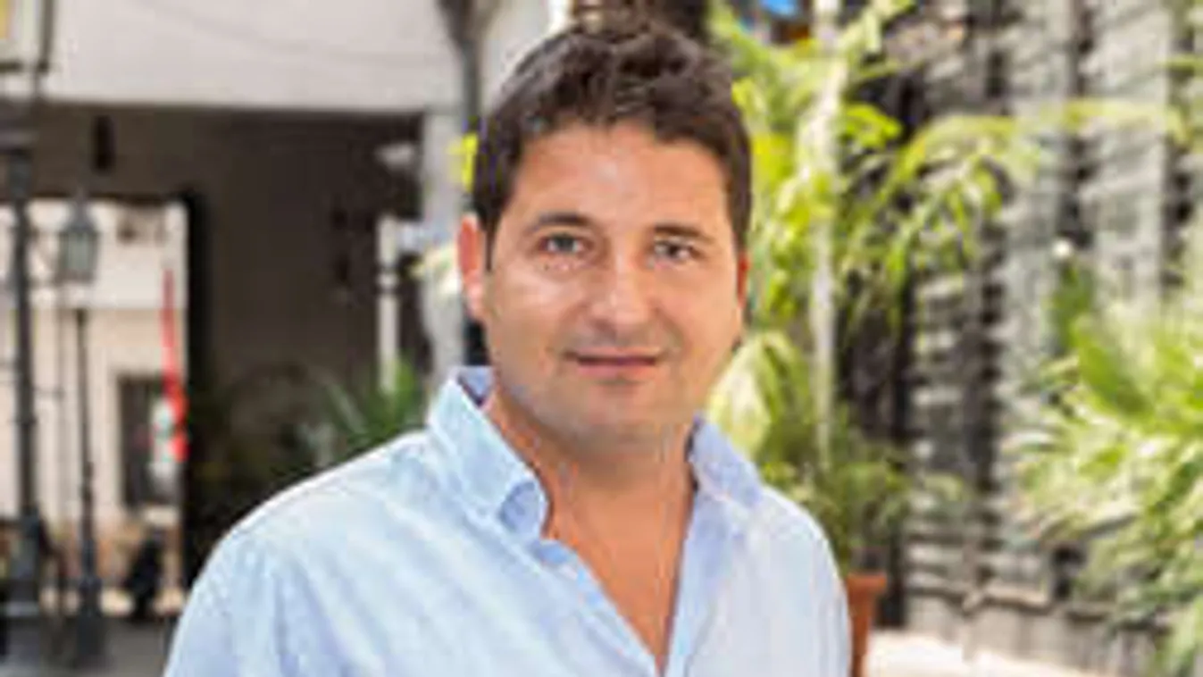 Elképesztő fotót mutatott magáról Hajdú Péter