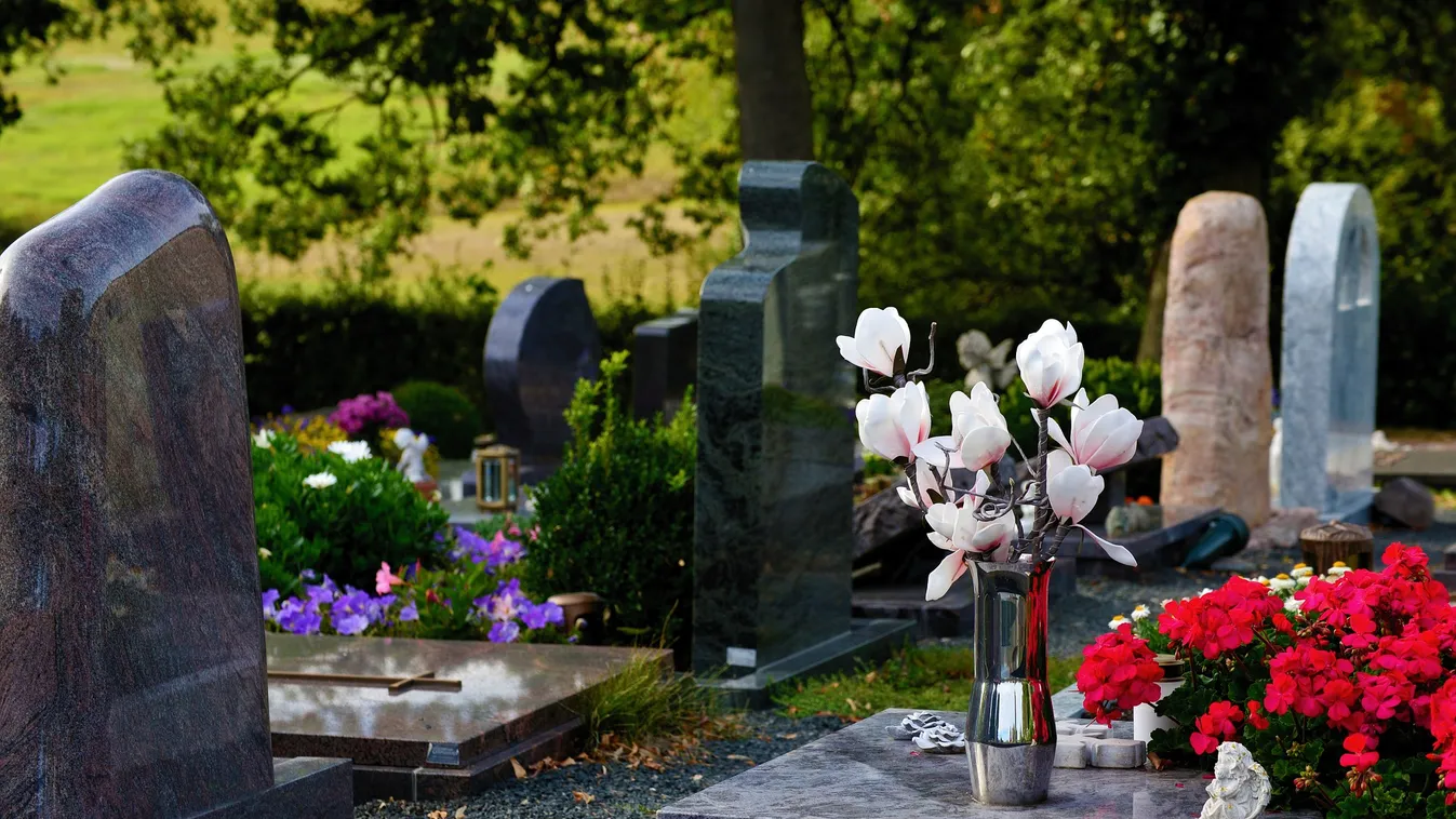 Kitálalt a dögös temetkezési vállalkozó: Így sminkeli a halottakat