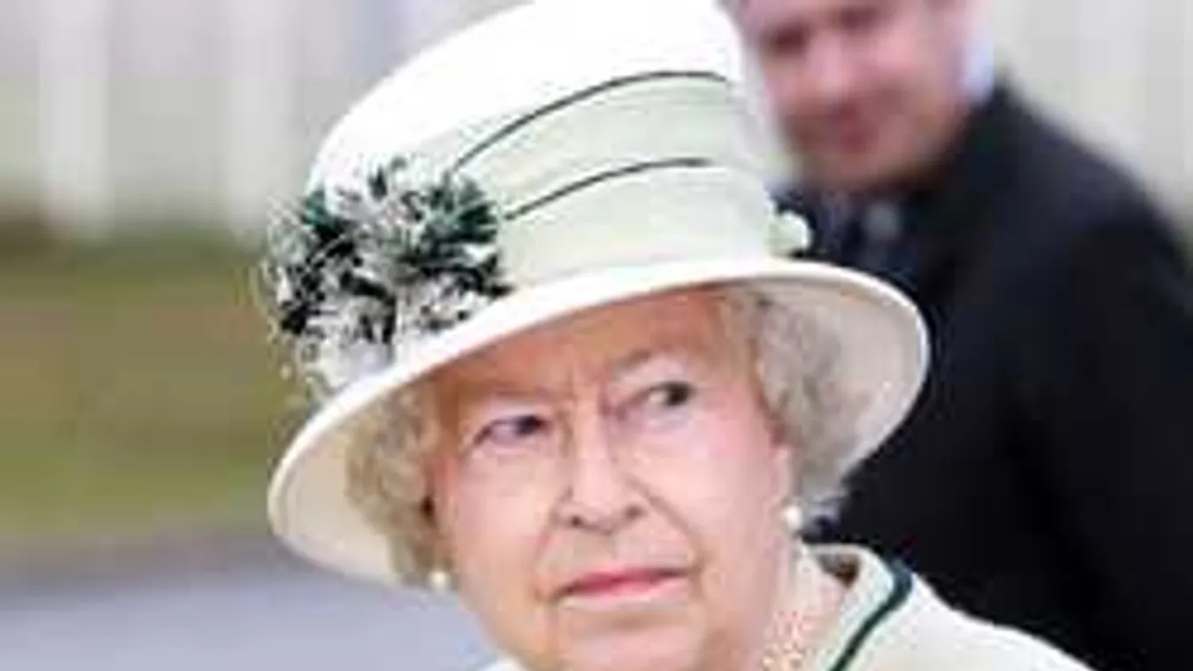 Erzsébet királynő elképedt, nagy a baj a Buckingham-palotában