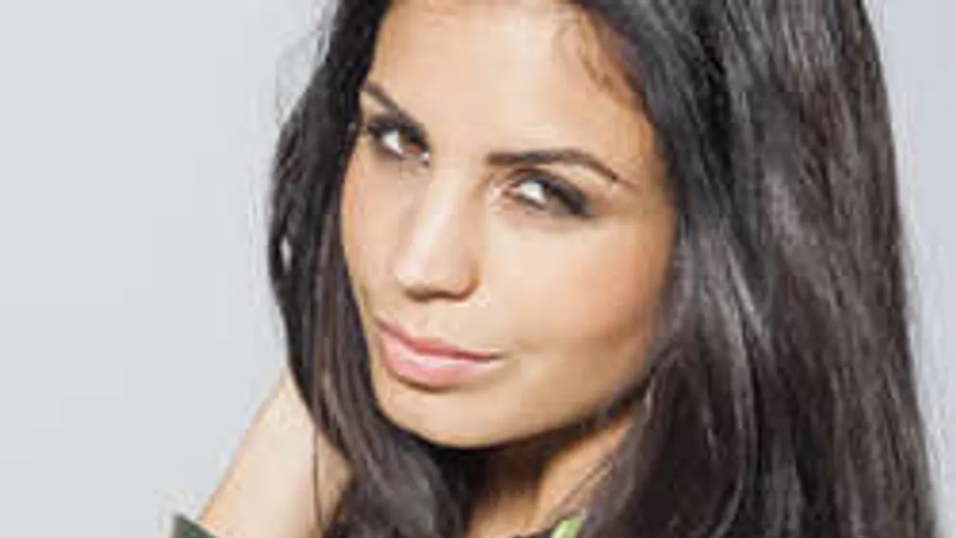 Húha! Anyaszült meztelen az ÉNB csinos sztárja!