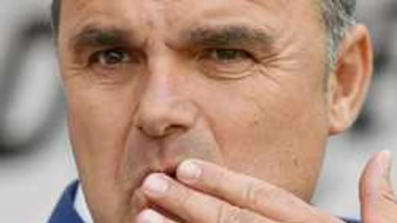 Igazi szívatás: Milliós büntetést rótt játékosára a magyar sztáredző