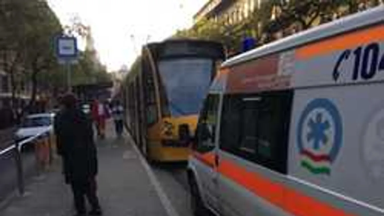 Nagy a baj, gázolt a budapesti villamos