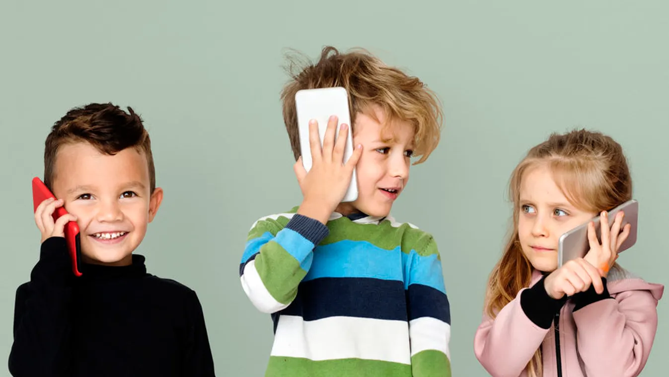 Hány évesen kaphat egy gyerek mobilt?