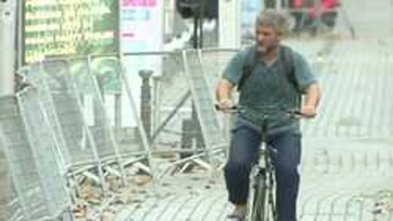 Váratlan, rejtélyes férfi zavarta meg a magyar versenyt