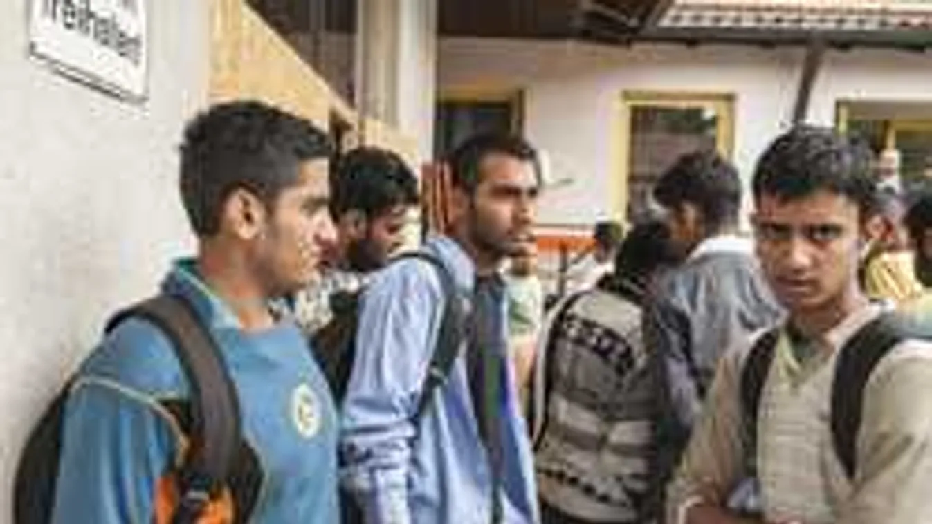 Munkanélküli a menekültek 98 százaléka Hamburgban!