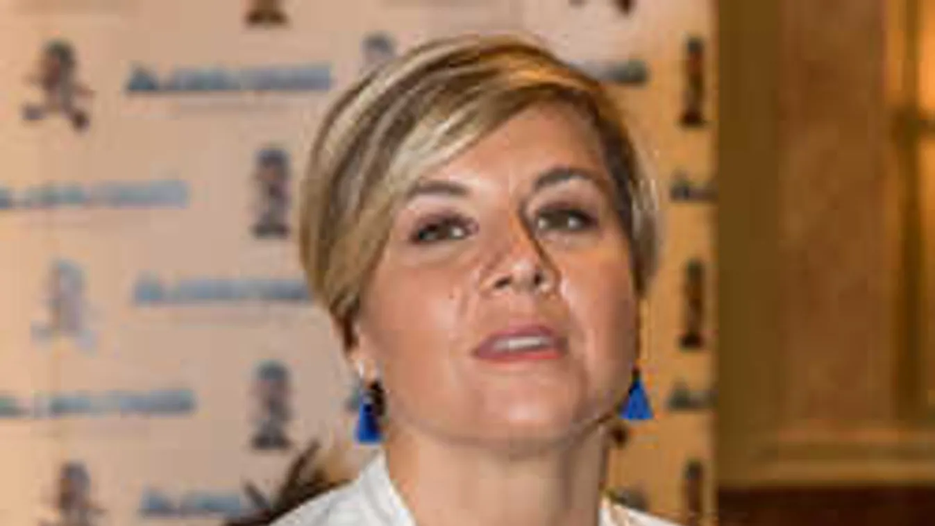 Ezt nézd, romantikus fotót találtunk Ábel Anitáról és Robertóról