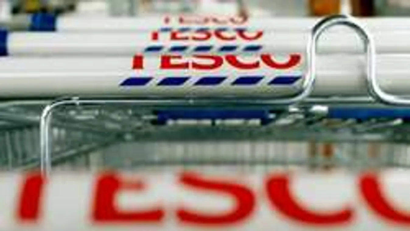 Lopáson kapták a Tescóban, aztán állást ajánlottak neki