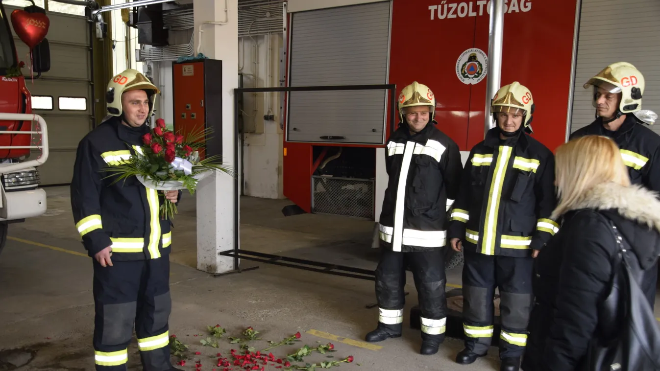 Nem hiszed el, hol kérte meg párja kezét a tűzoltó