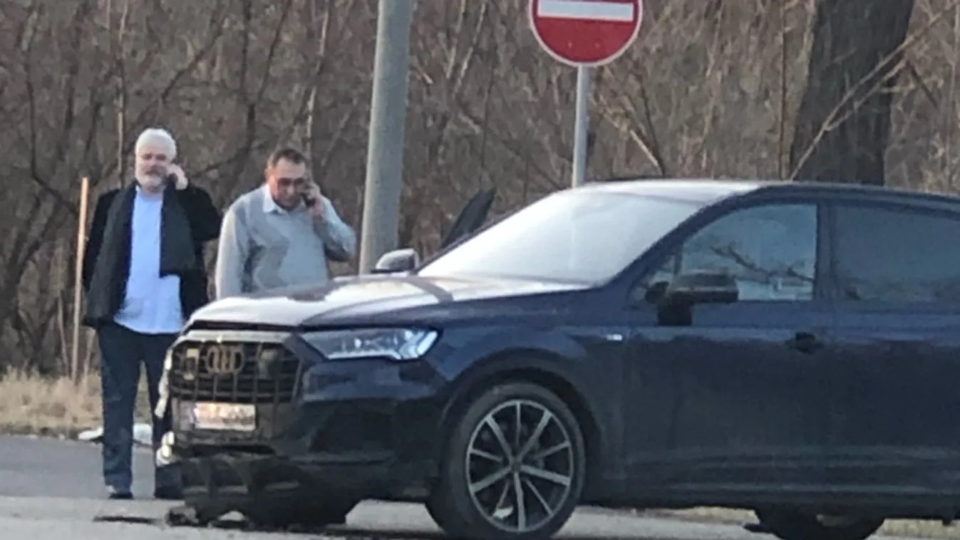 Nyomkövetővel a lábán politizál az új Simicska