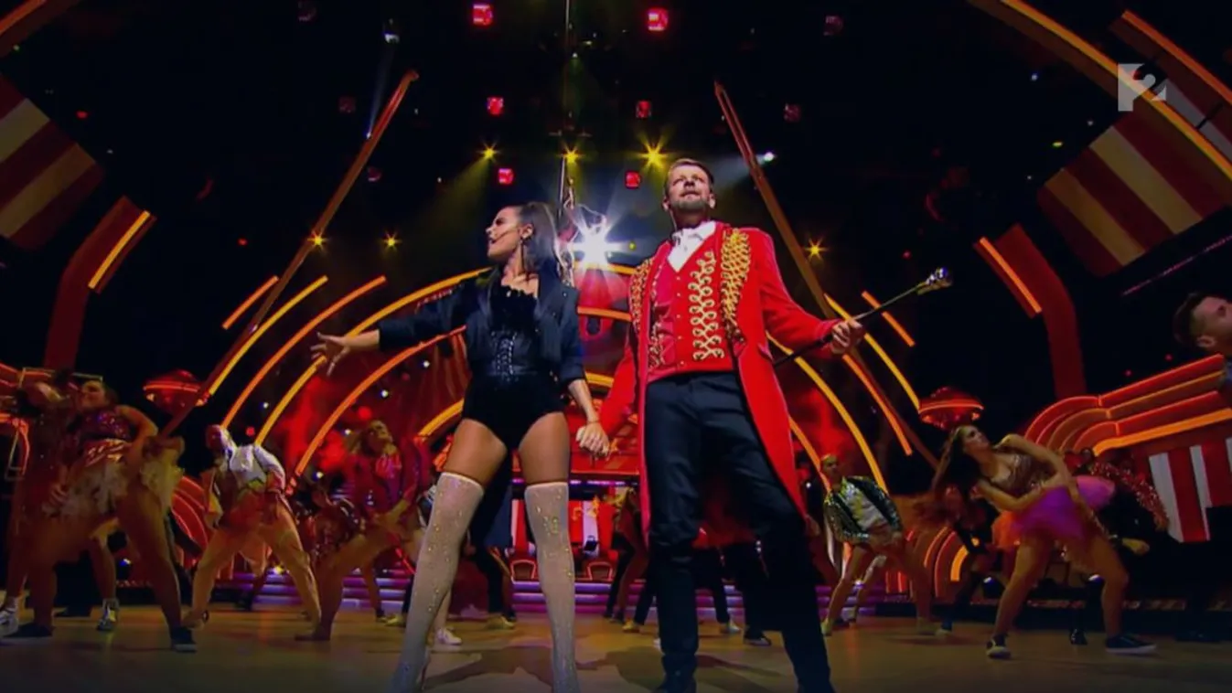 Nem lehet máshova nézni: combközépig érő csizmában, egy bugyiban robbantotta be a show-t Tóth Andi