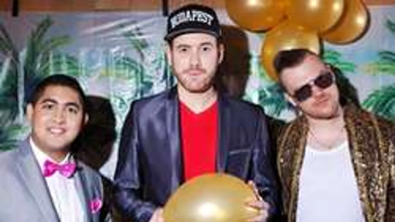 KLIPPREMIER! Kis Grófo berobbantja a nyarat - videó