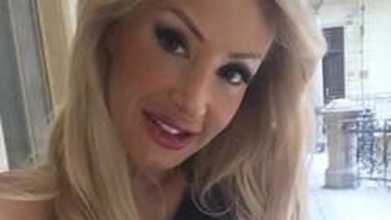 Meztelen testével avatta fel új kanapéját Kelemen Anna!